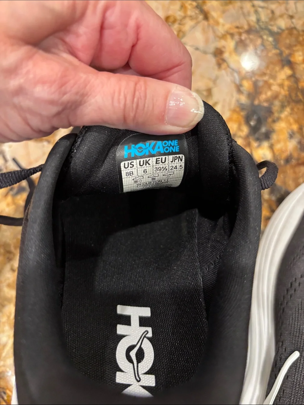 HOKA Clifton 11 size 8 B